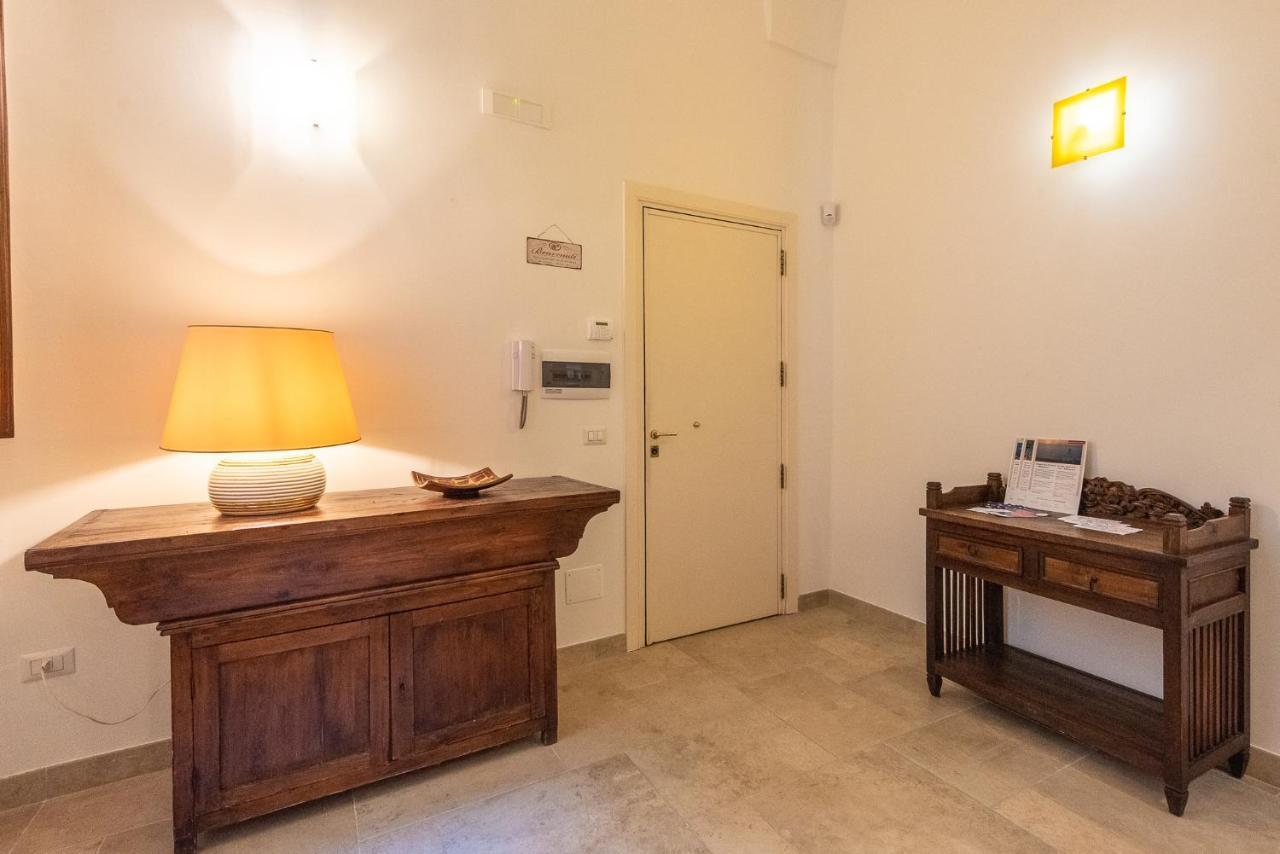 Rubichi 6 - Old Town Apartment Sit Lecce Bagian luar foto