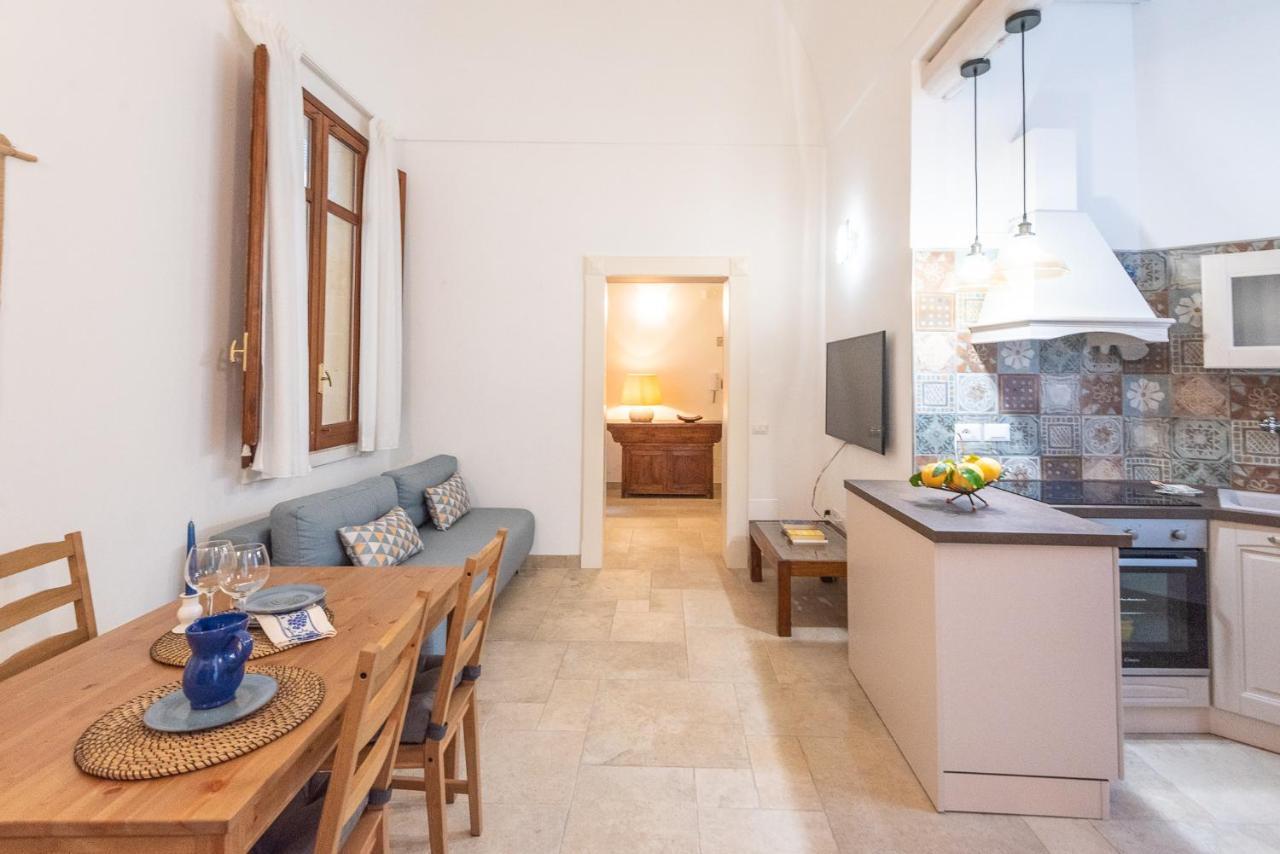 Rubichi 6 - Old Town Apartment Sit Lecce Bagian luar foto