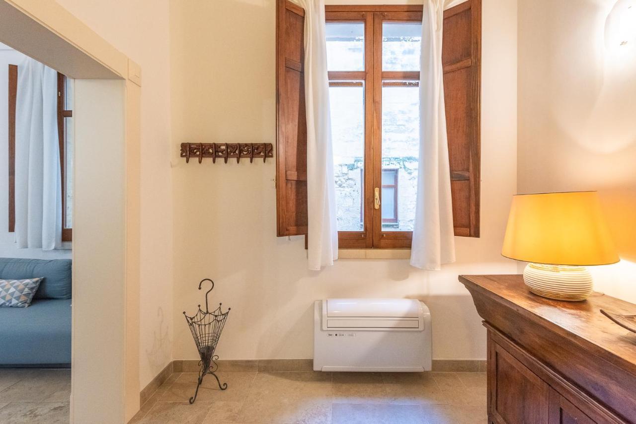 Rubichi 6 - Old Town Apartment Sit Lecce Bagian luar foto