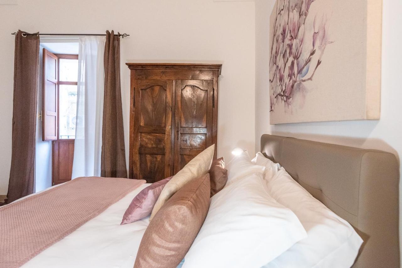 Rubichi 6 - Old Town Apartment Sit Lecce Bagian luar foto