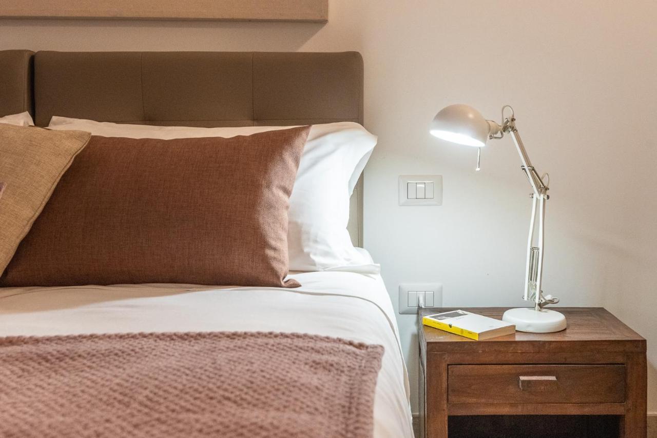Rubichi 6 - Old Town Apartment Sit Lecce Bagian luar foto
