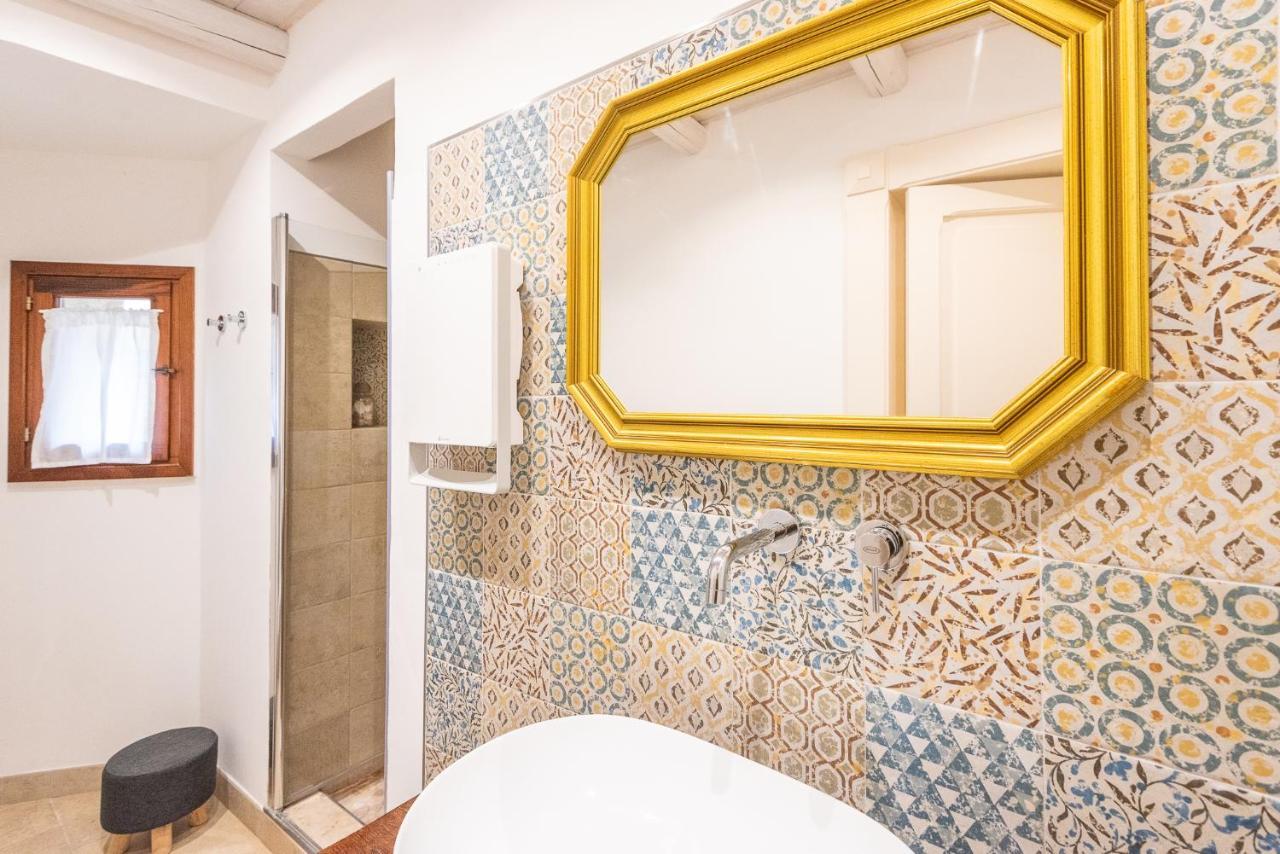 Rubichi 6 - Old Town Apartment Sit Lecce Bagian luar foto