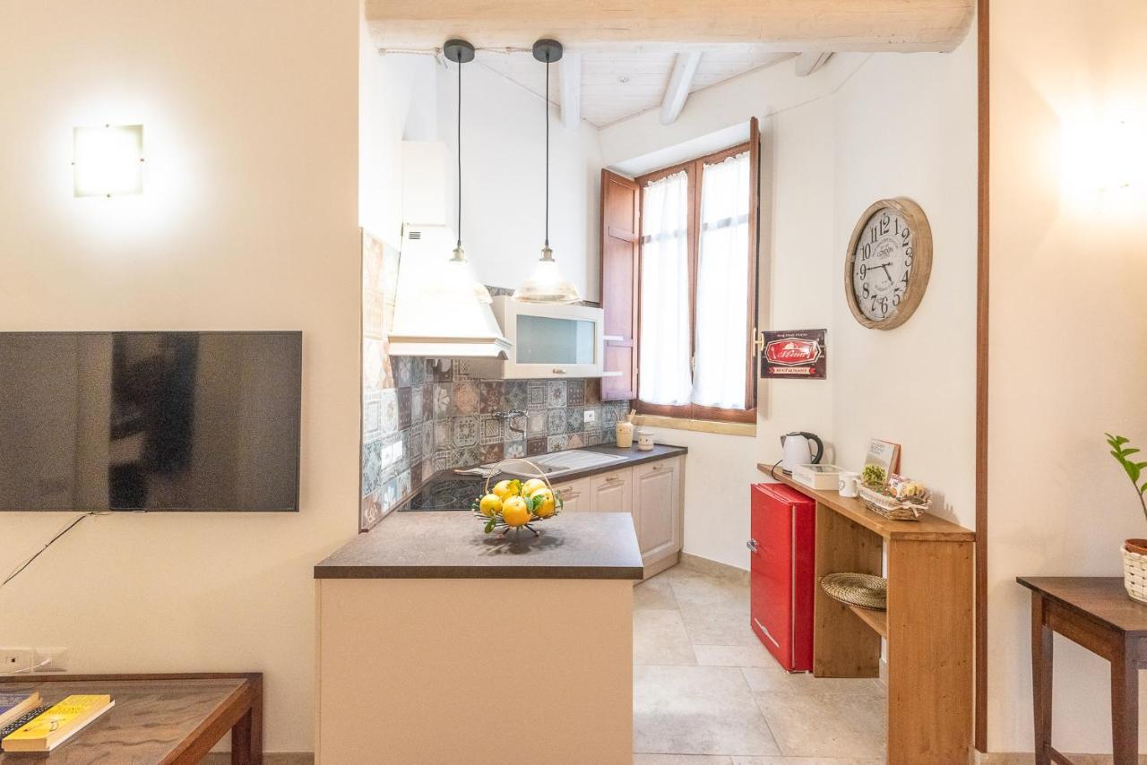 Rubichi 6 - Old Town Apartment Sit Lecce Bagian luar foto